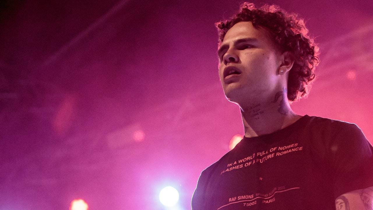 Slowthai plaide non coupable de 2 accusations de viol