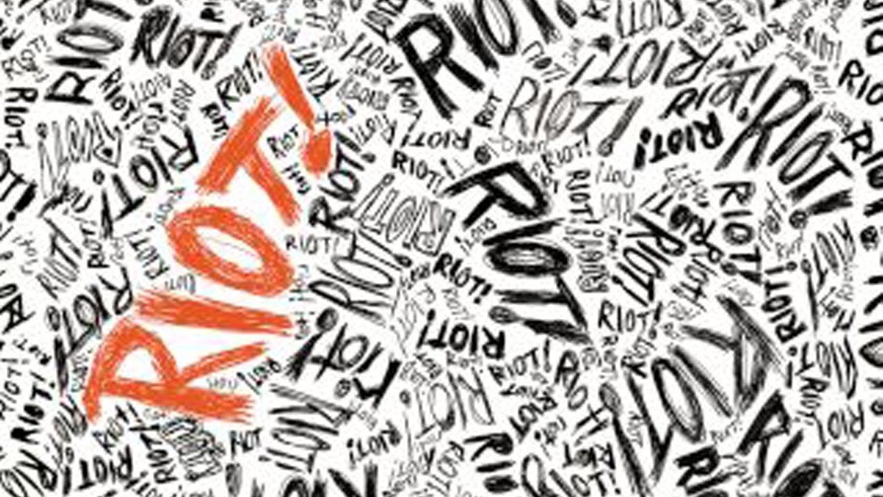 Paramore : Émeute !  Critique d'album |  Fourche