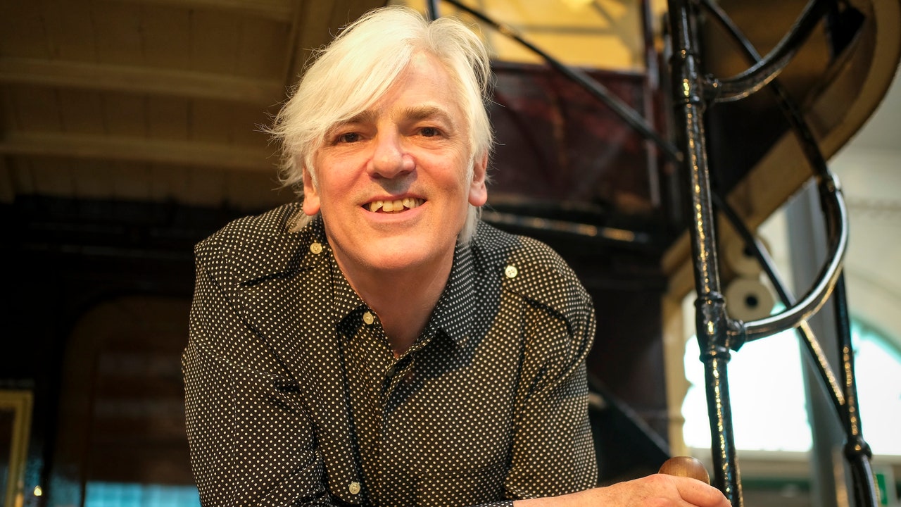 Robyn Hitchcock va publier ses mémoires