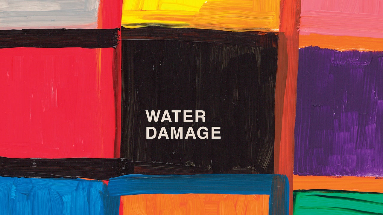 Dégâts d'eau : dans la critique de l'album E