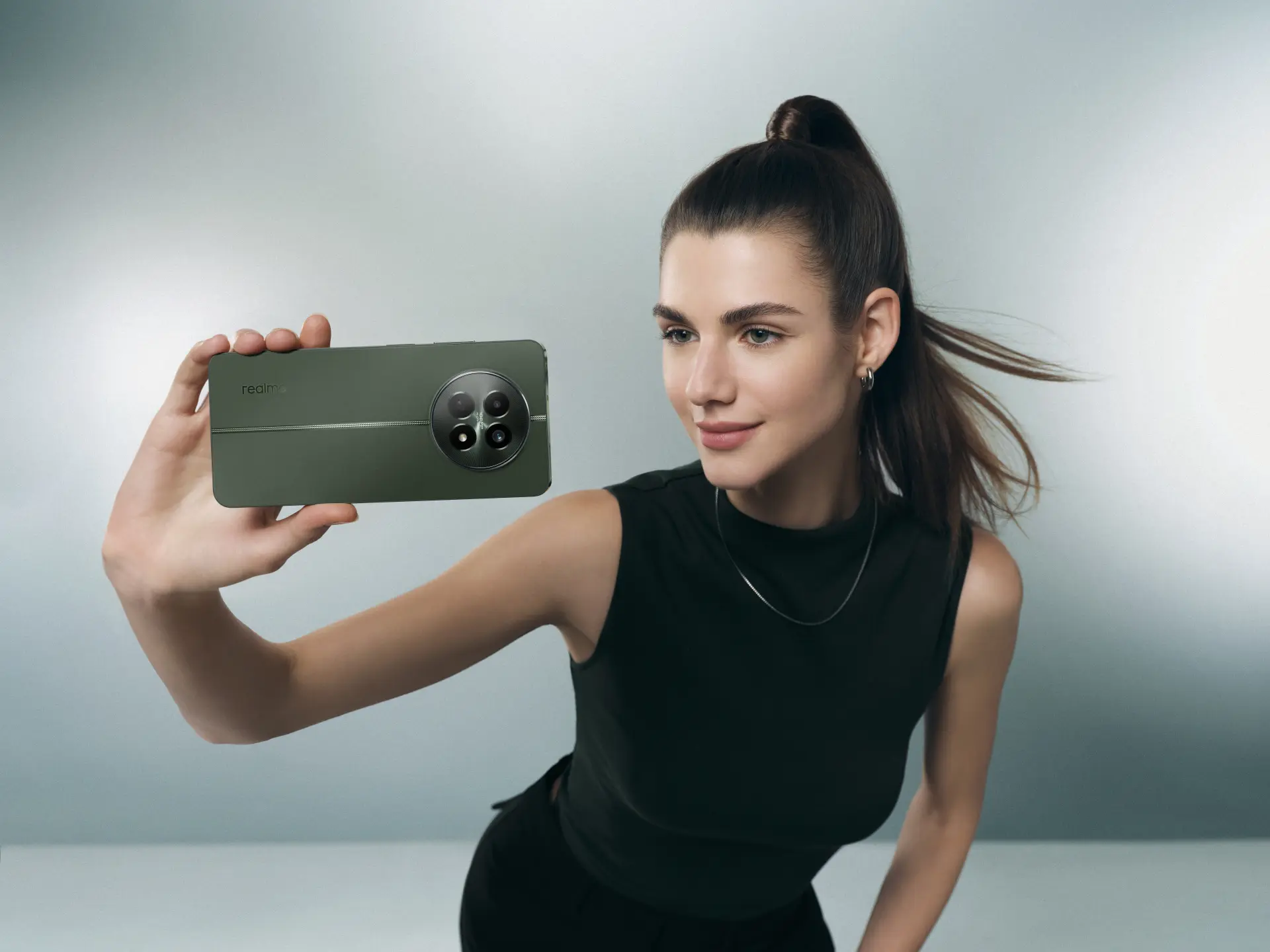 HI-TECH : la série realme 12 5G est sortie