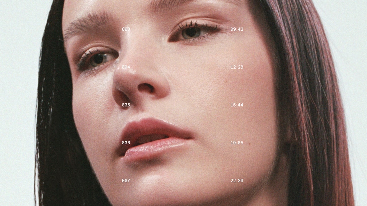 ELA MINUS: Día Album Review