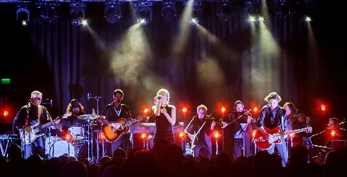 Revue de concert: Hooverphonic - l'étreinte caressante du nouveau millénaire (alignement et info)