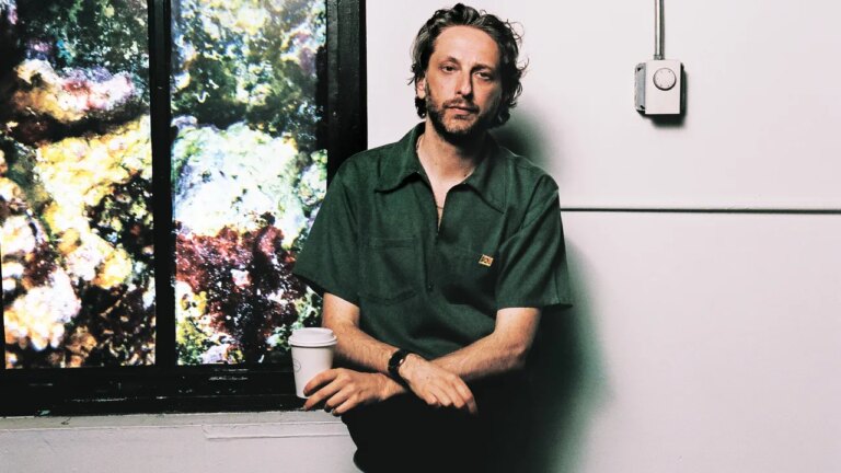 Daniel Lopatin détaille le nouvel album de la bande originale de Marty Supreme