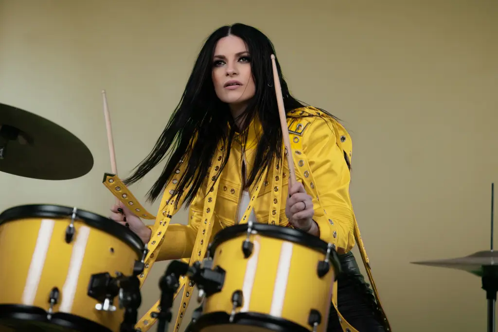 LAURA PAUSINI "Ritorno a amore" le nouveau single