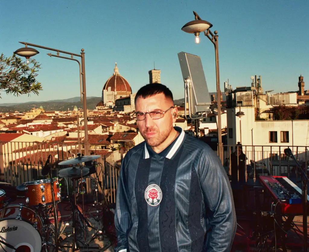 COEZ "From The Rooftop 3" sortira le 22 mai, le troisième chapitre de la saga