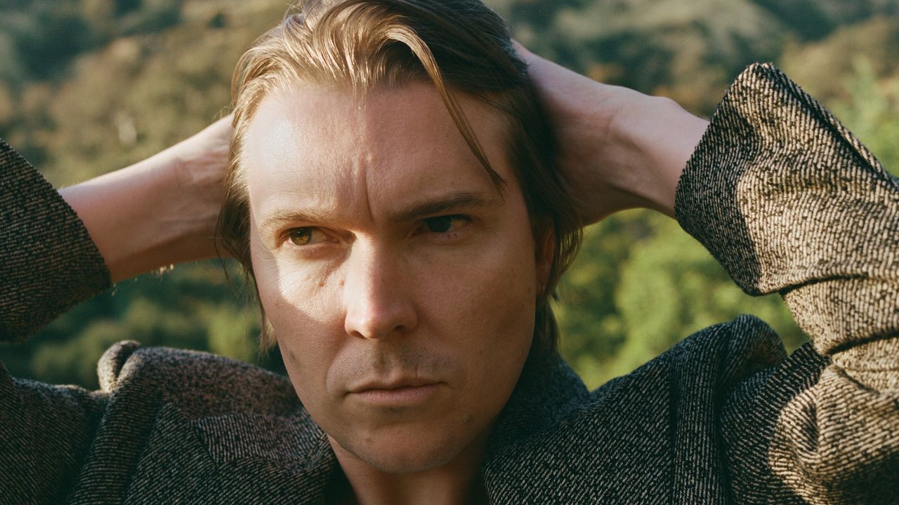 Alex Cameron détaille le nouvel album et la tournée 2026