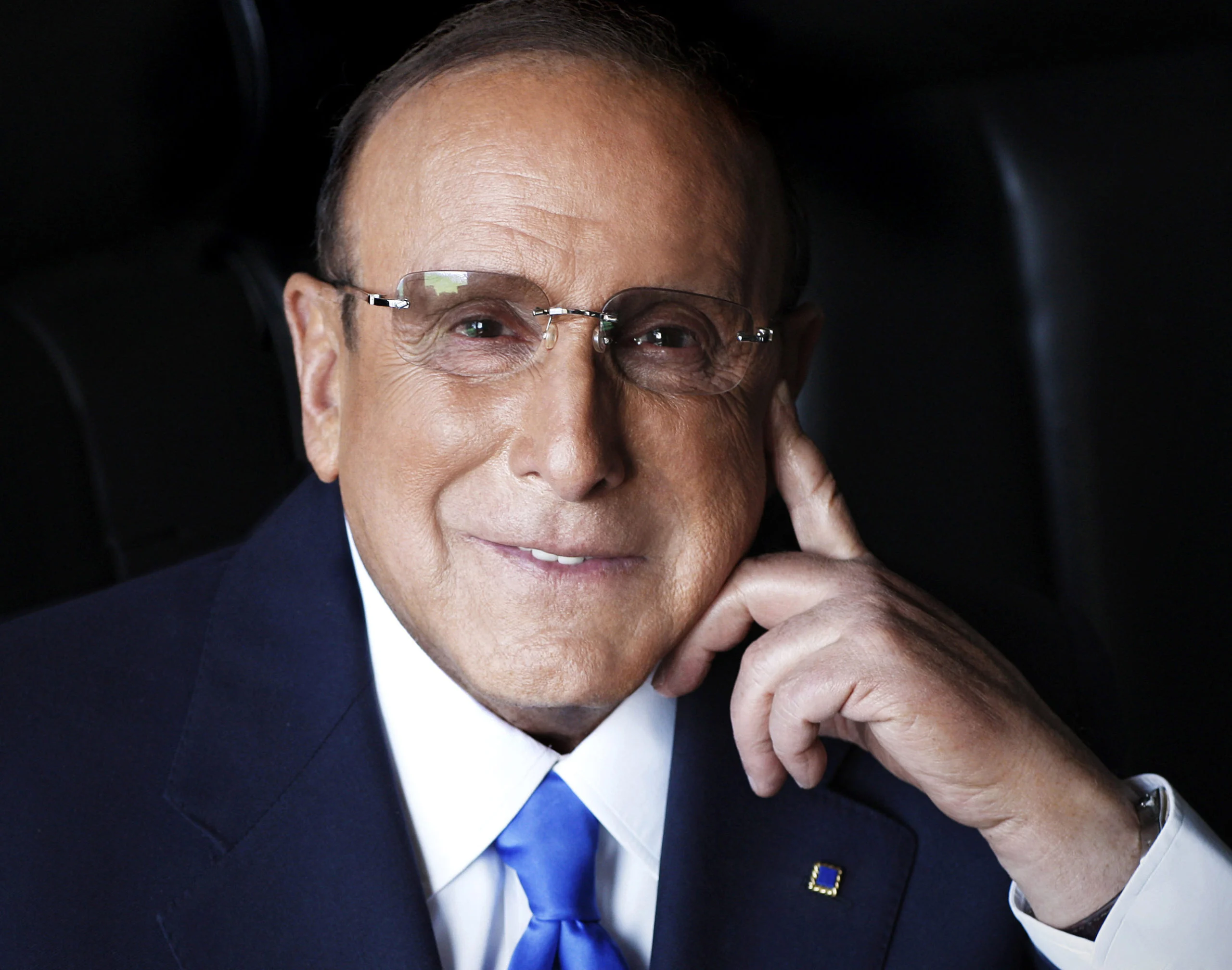 Clive Davis, légendaire directeur de disques, décède à 94 ans