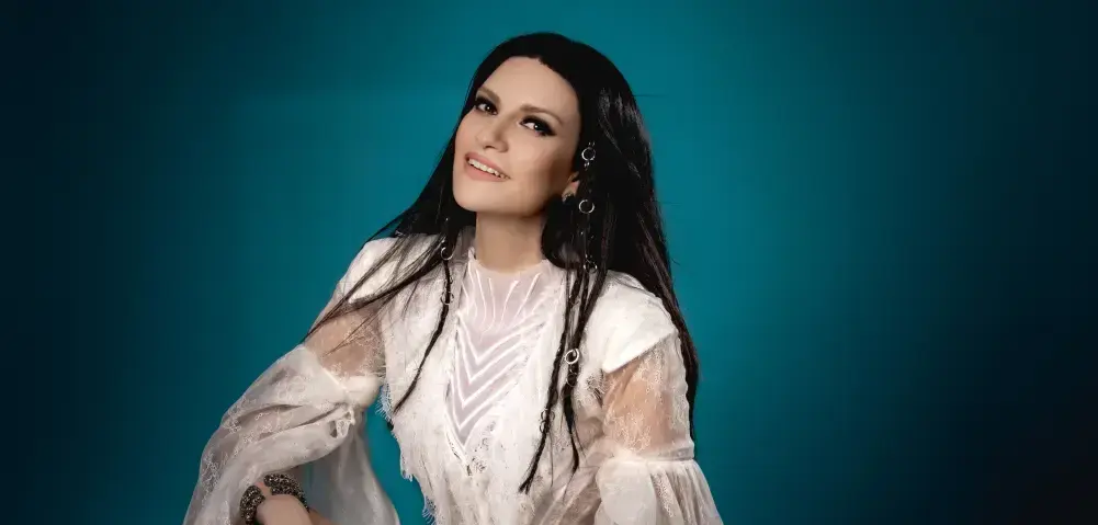 LAURA PAUSINI avec ROBBIE WILLIAMS lors de la cérémonie de clôture de la Coupe du Monde