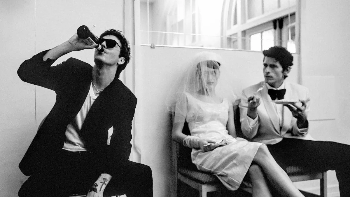 Modèle de rôle : Chuck Timely et la critique de l'album Hourglass