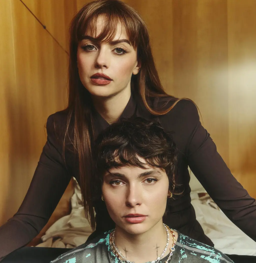 ANNALISA ET MADAME regardent la vidéo de "Amica"