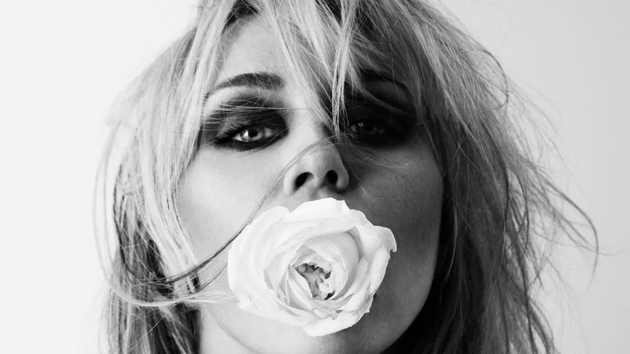 Miley Cyrus : Critique de l'album Bass Persuades